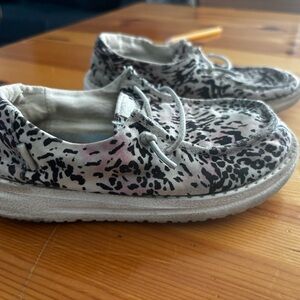 Hey Dude Girls' Wendy Leopard Printed Washable Slip-Ons